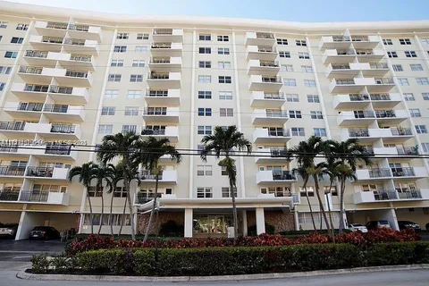 401 Golden Isles Dr # 314, Hallandale Beach FL 33009