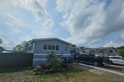 7910 SW 20th St, Miami FL 33155