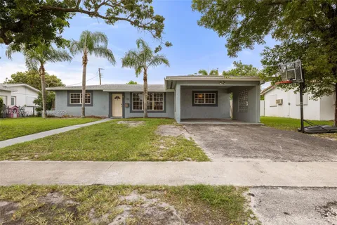 720 SW 69th Way, Pembroke Pines FL 33023