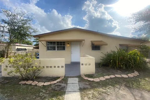 1110 NE 211th Ter, Miami FL 33179