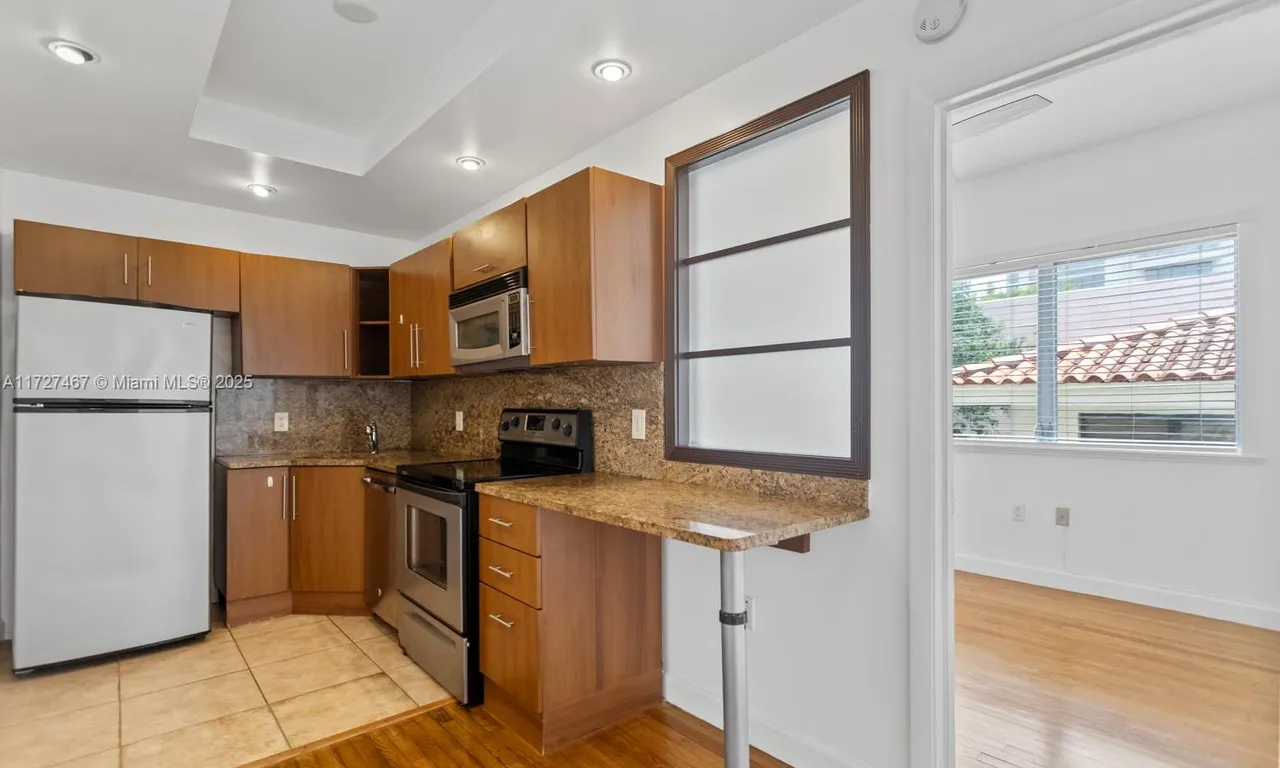 223 Calabria Ave # 9, Coral Gables FL 33134