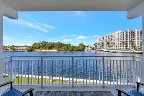 1111 N Riverside Dr # 307, Pompano Beach FL 33062