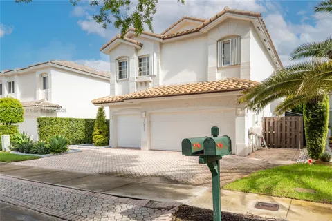 10857 NW 73rd Ter, Doral FL 33178