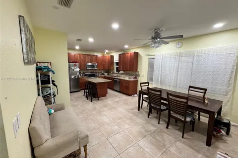 959 NW 127th Ave, Coral Springs FL 33071