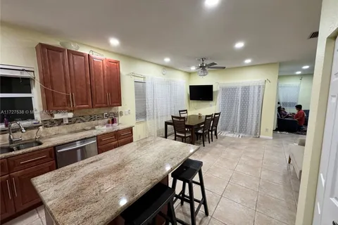 959 NW 127th Ave, Coral Springs FL 33071