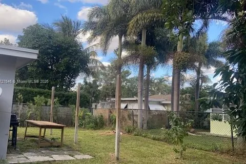 5402 NW 25th Ter, Tamarac FL 33309