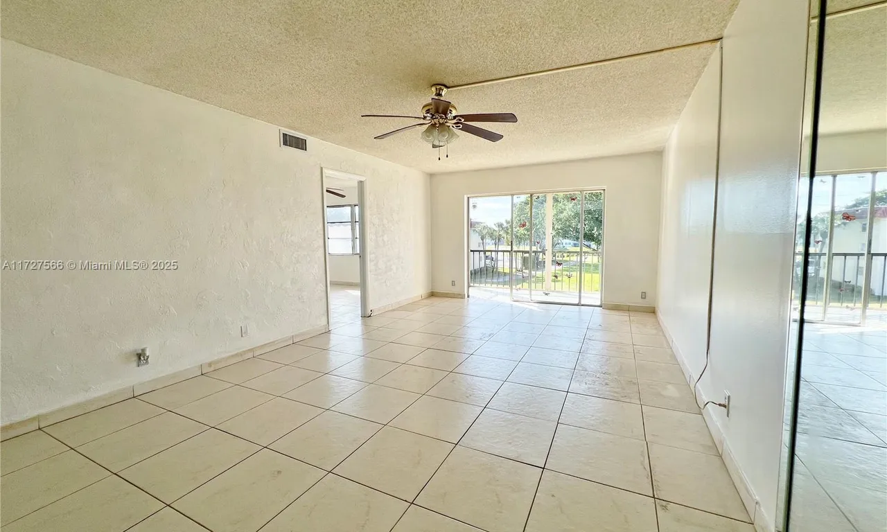 711 S Hollybrook Dr # 304, Pembroke Pines FL 33025