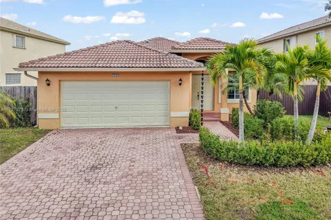 169 SW 206th Ave, Pembroke Pines FL 33029