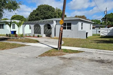 1951 NE 157th Ter, North Miami Beach FL 33162