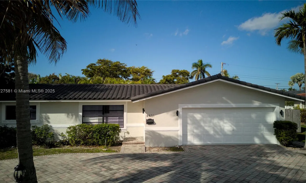 4431 NE 28th Ave, Lighthouse Point FL 33064