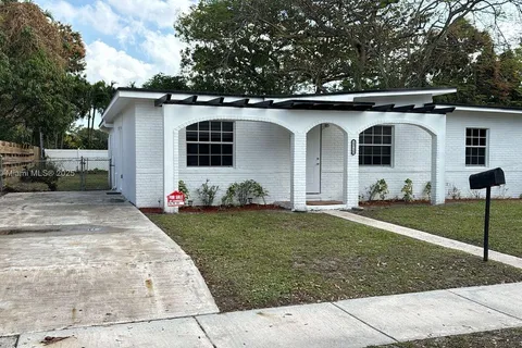 13725 NW 4th Ct, North Miami FL 33168