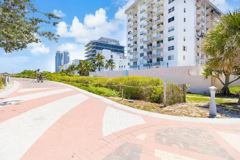 345 Ocean Dr # 819, Miami Beach FL 33139