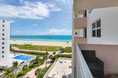 345 Ocean Dr # 819, Miami Beach FL 33139