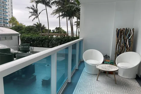 2301 Collins Ave # 421, Miami Beach FL 33139