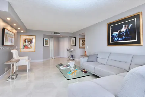 3500 Mystic Pointe Dr # 2708, Aventura FL 33180