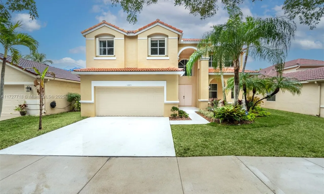 4285 Fox Ridge Dr, Weston FL 33331