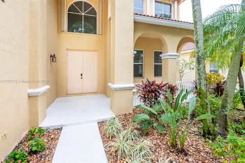 4285 Fox Ridge Dr, Weston FL 33331