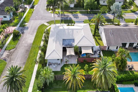 580 Eastwood Ln, Weston FL 33326