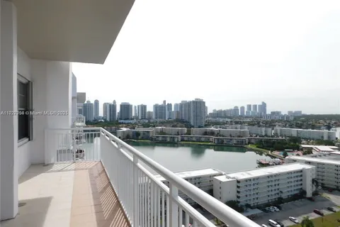 18011 Biscayne Blvd, Aventura FL 33160