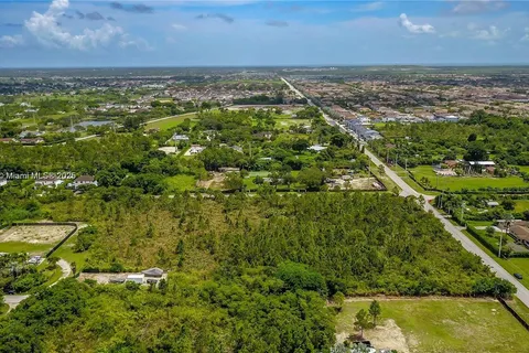 23040 SW 122 CT, Miami FL 33170