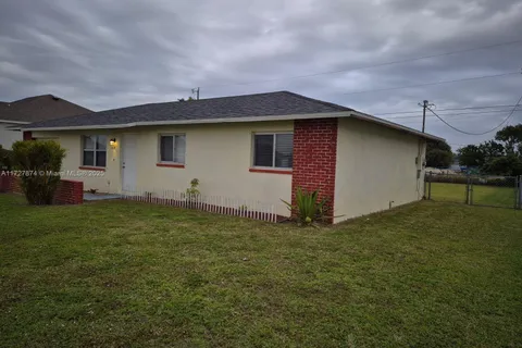 1019 SW 7 Place, Cape Coral FL 33993