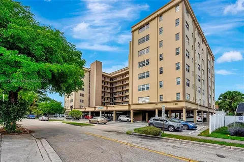 1811 Jefferson St # 606, Hollywood FL 33020