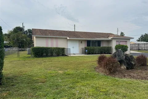 1920 Laurel Ln, Lake Clarke Shores FL 33406