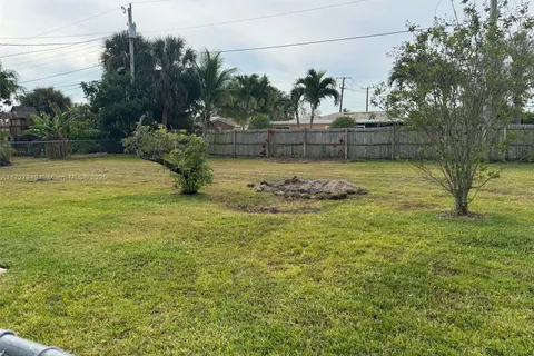 1920 Laurel Ln, Lake Clarke Shores FL 33406