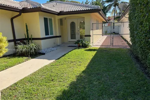 13728 SW 157th Ter, Miami FL 33177