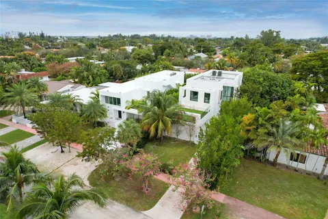 1311 Bay Dr, Miami Beach FL 33141