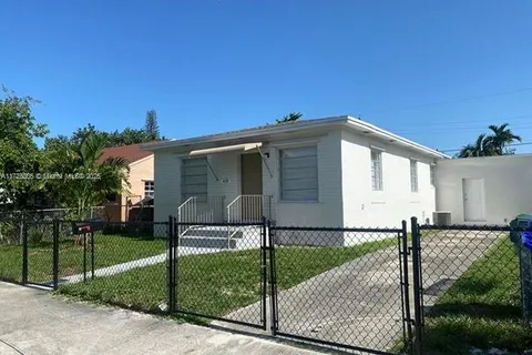 420 NW 45th St, Miami FL 33127