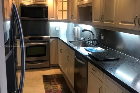 10185 Collins Ave # 1118, Bal Harbour FL 33154