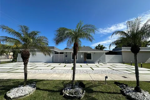 8405 SW 102nd Pl, Miami FL 33173