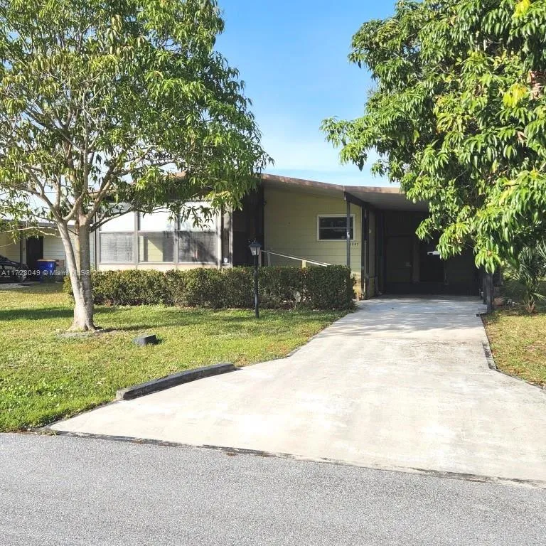 2847 SW Thunderbird Trl, Stuart FL 34997