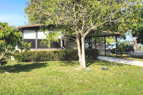 2847 SW Thunderbird Trl, Stuart FL 34997