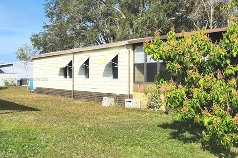 2847 SW Thunderbird Trl, Stuart FL 34997