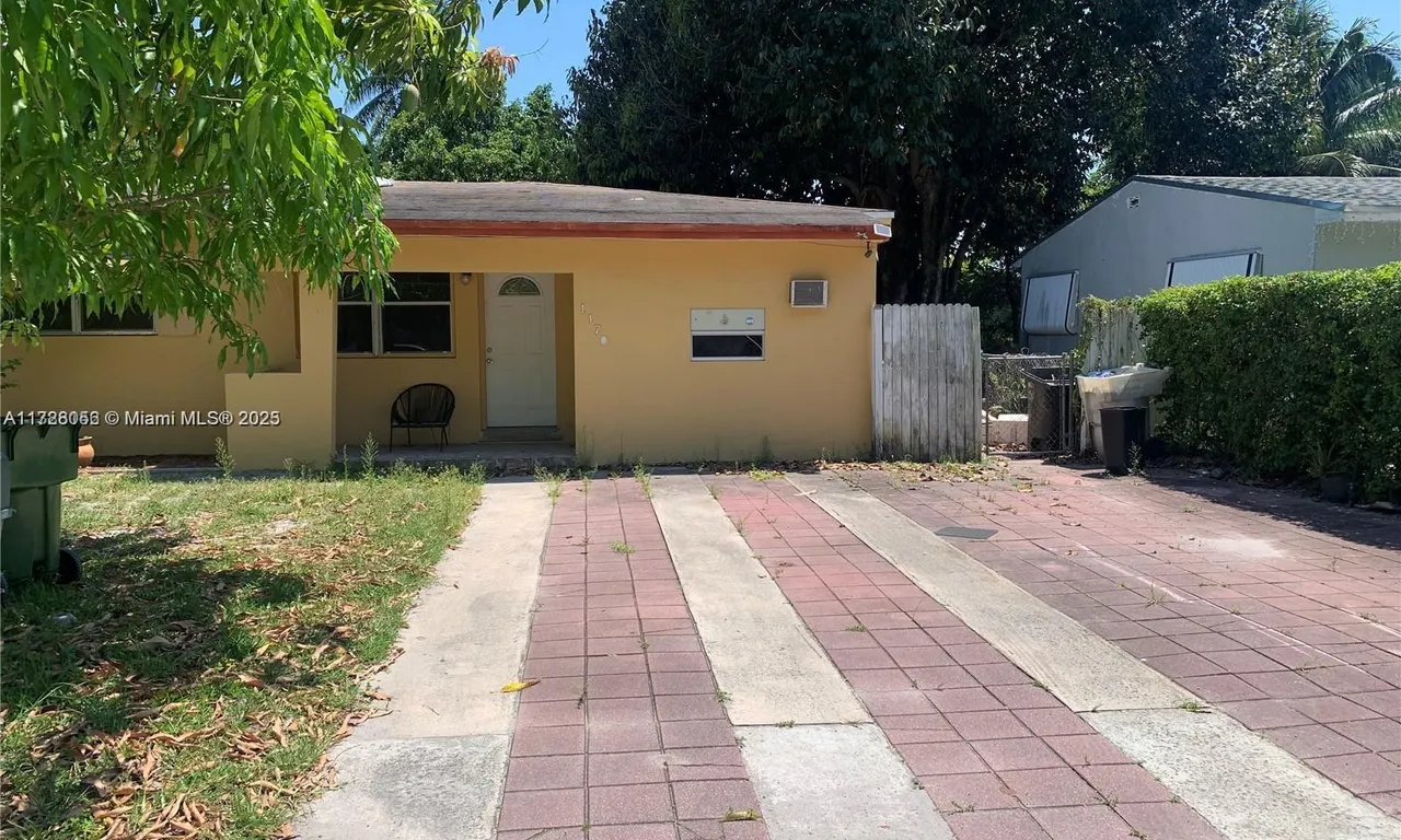 1170 NE 149th St, North Miami FL 33161