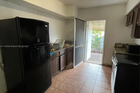 1170 NE 149th St, North Miami FL 33161