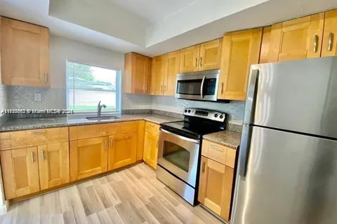 6521 NW 21st St # 6521, Sunrise FL 33313