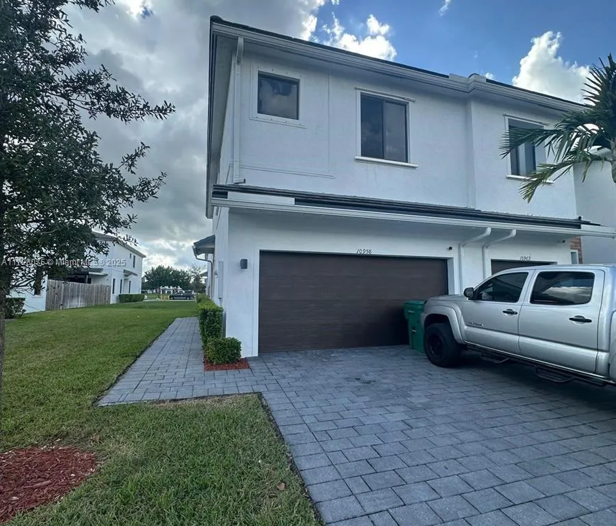 10958 SW 232nd Ter, Homestead FL 33032