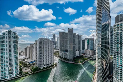 325 S Biscayne Blvd # 3819, Miami FL 33131