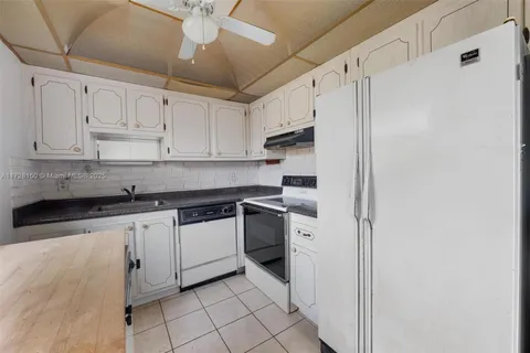 180 Saxony D # D, Delray Beach FL 33446