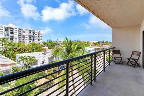 7801 Abbott Ave # 504, Miami Beach FL 33141