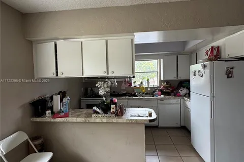 7801 NW 35th Ct, Coral Springs FL 33065