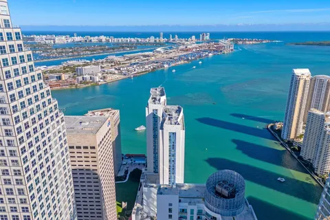 335 S Biscayne Blvd # 3612, Miami FL 33131