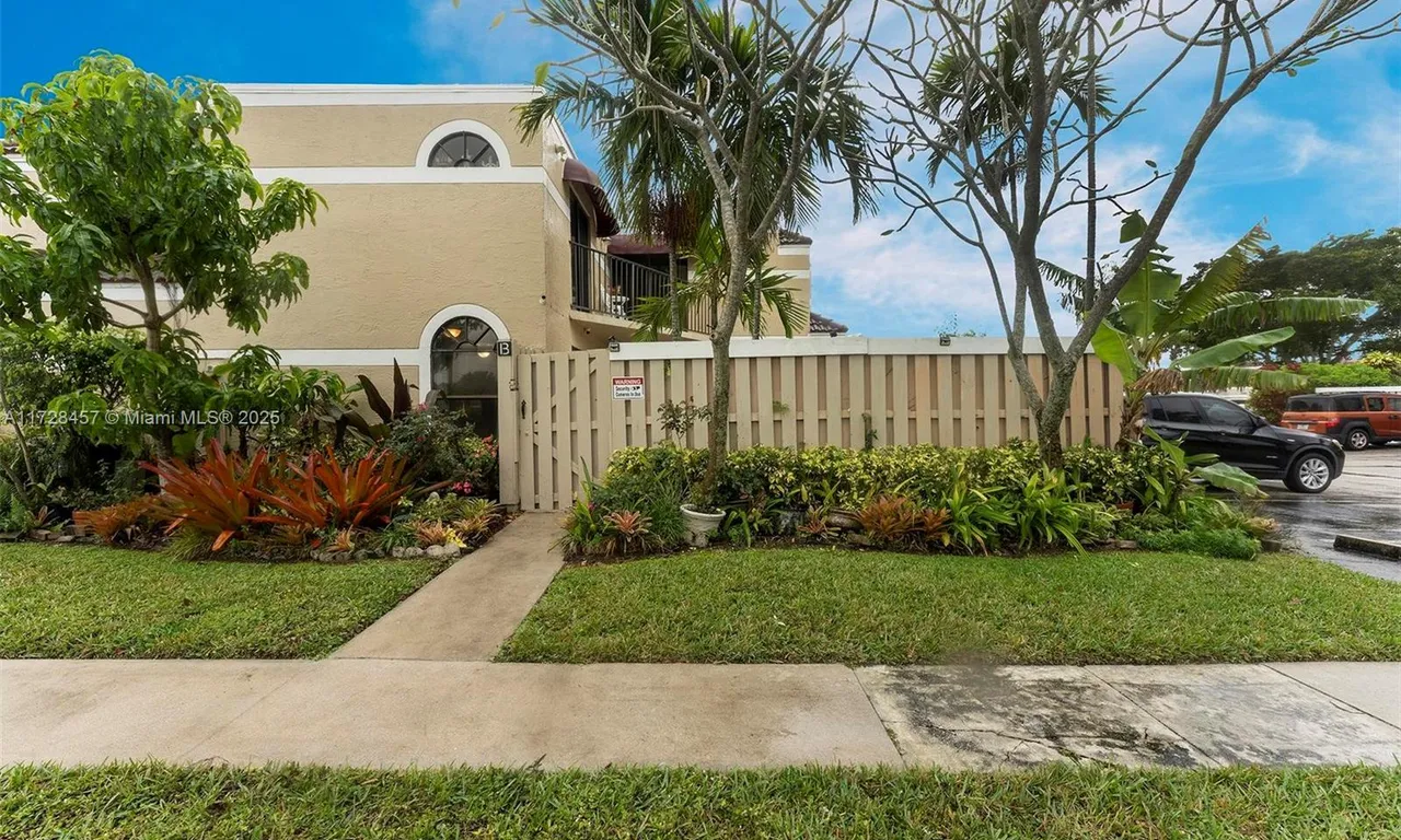 3930 Village Dr # B, Delray Beach FL 33445