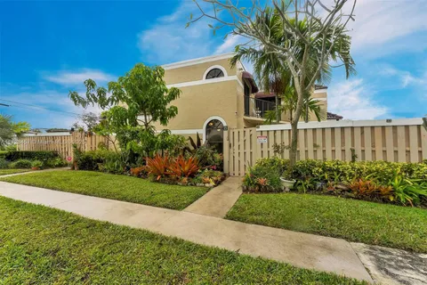 3930 Village Dr # B, Delray Beach FL 33445