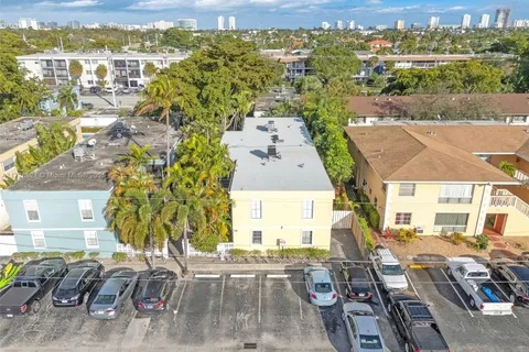 320 SE 10th Ave # D, Pompano Beach FL 33060