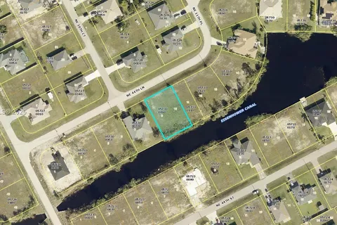 1016 NE 44th Ln, Cape Coral FL 33909