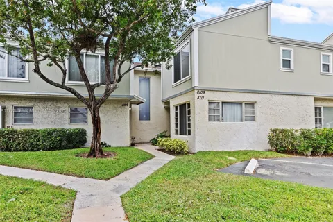 8111 Lagos De Campo Blvd # 2, Tamarac FL 33321